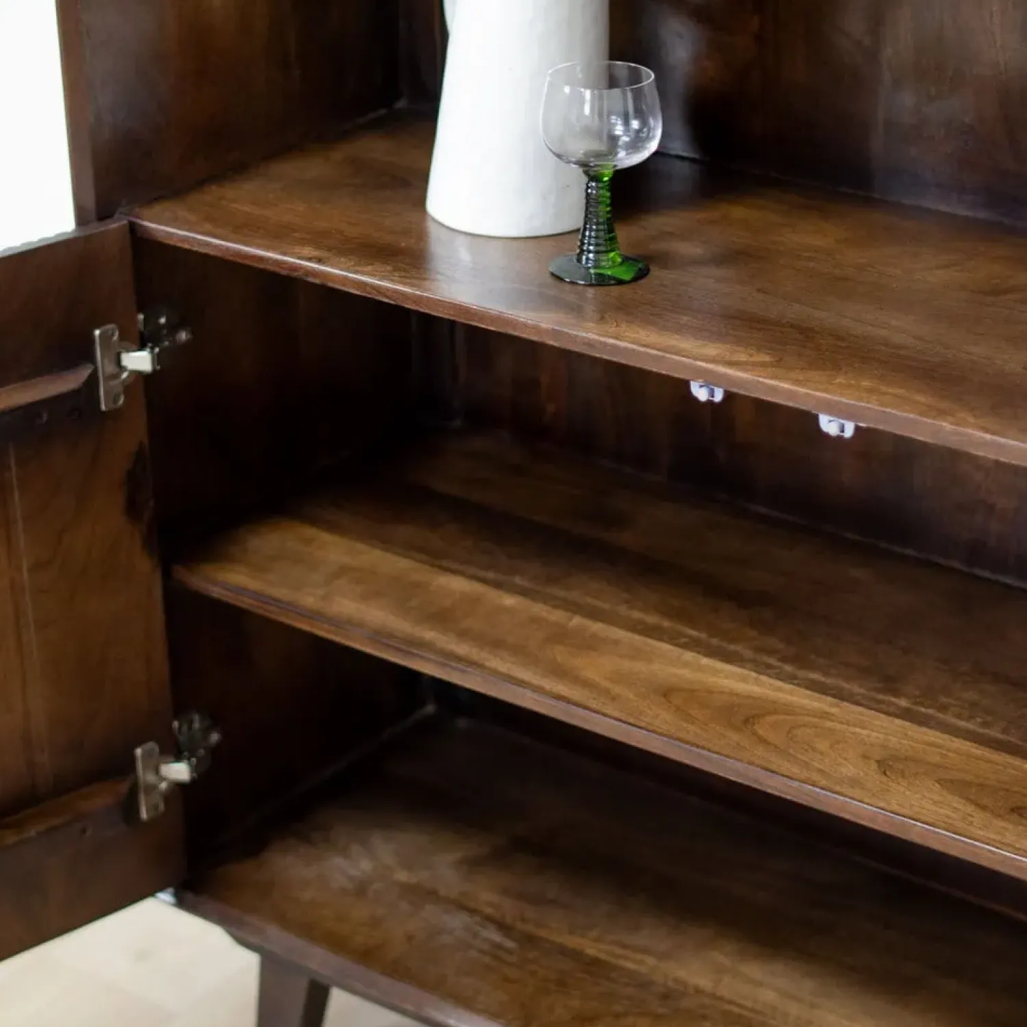 Vane Living Boekenkasten|Industriele Kasten|Albin Boekenkast walnoot 120cm