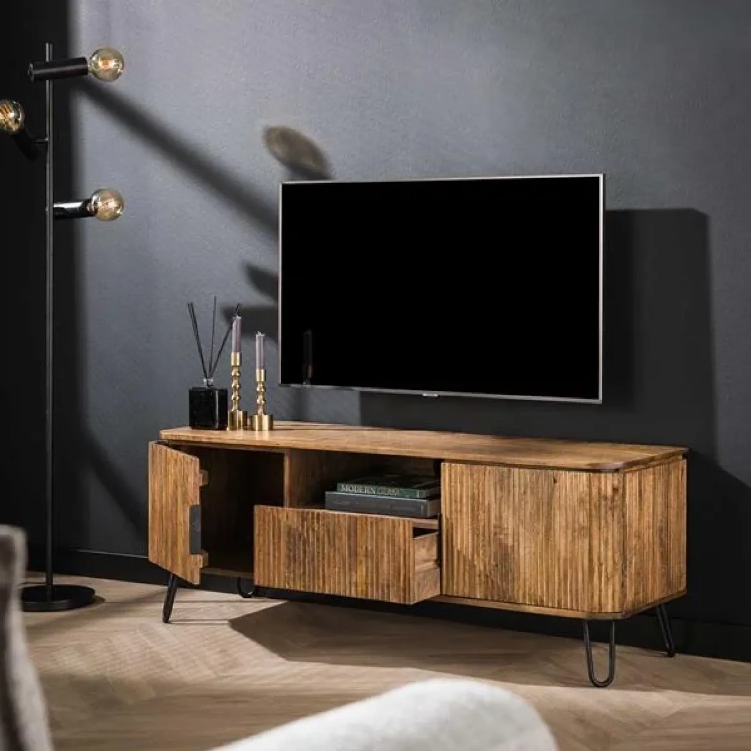 Kalfort Industriele Kasten|Tv Meubels|Belisa TV-meubel mangohout zandkleur 135cm
