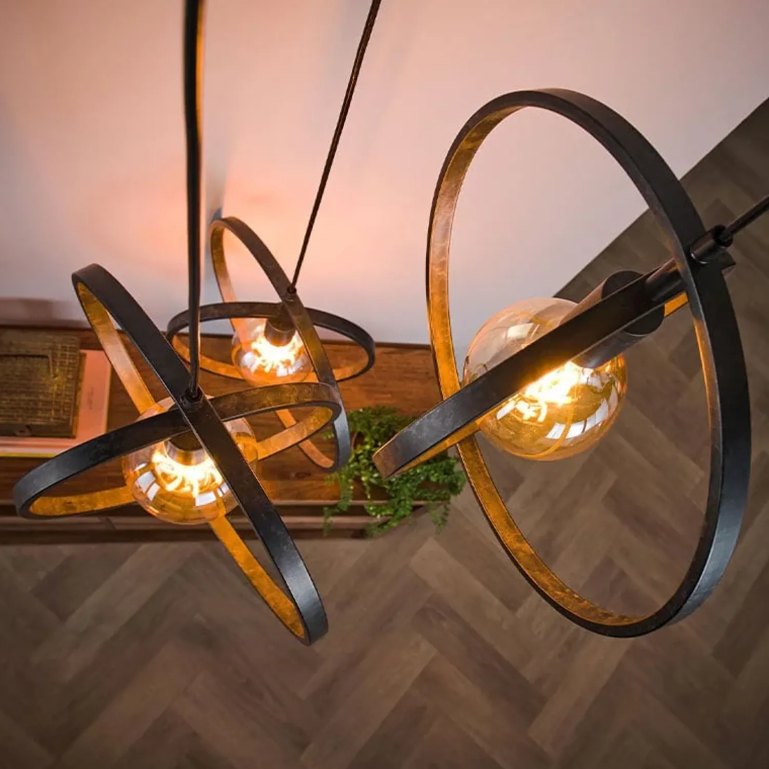 Kalfort Hanglampen|Bellamy 3-lichts hanglamp industrieel getrapt