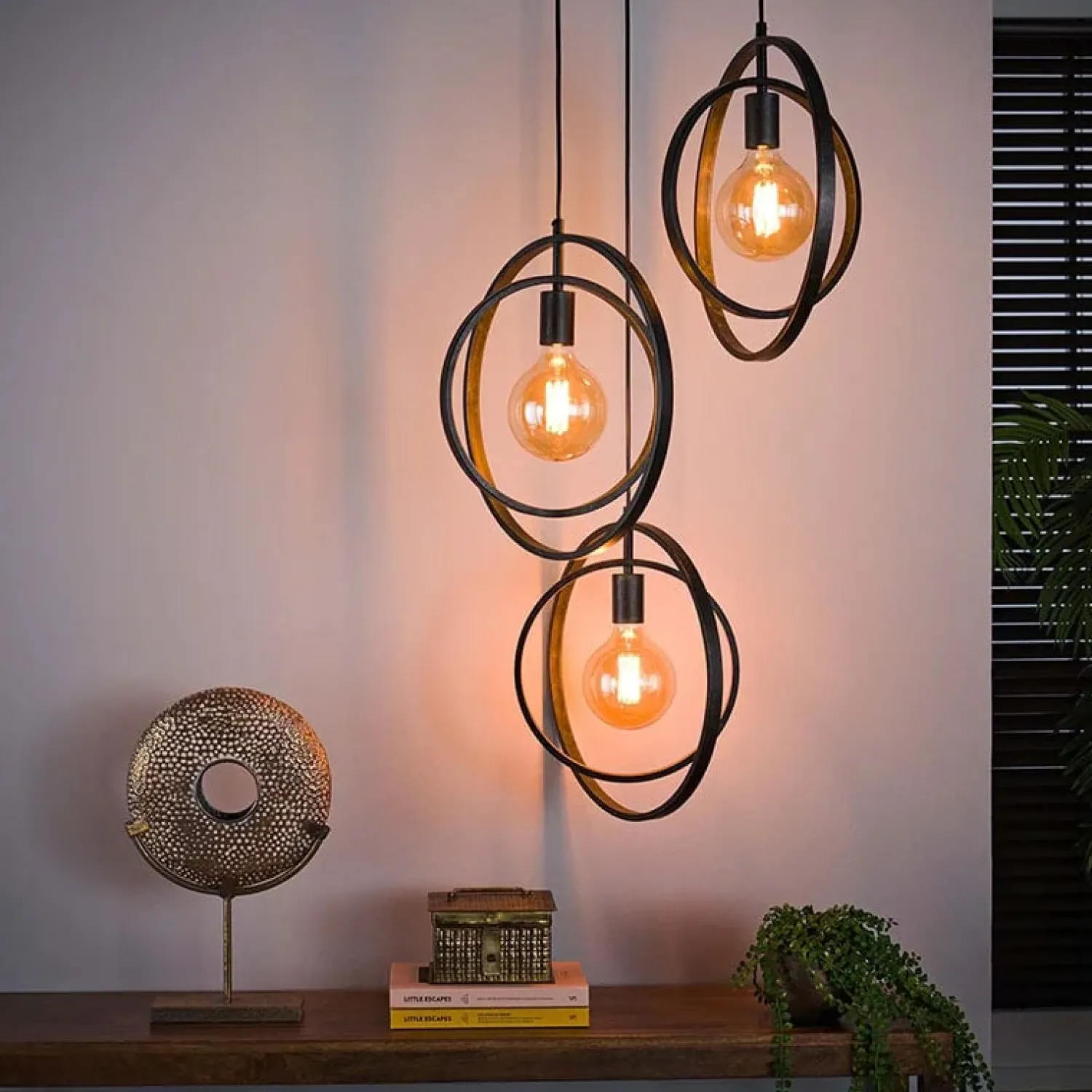 Kalfort Hanglampen|Bellamy 3-lichts hanglamp industrieel getrapt