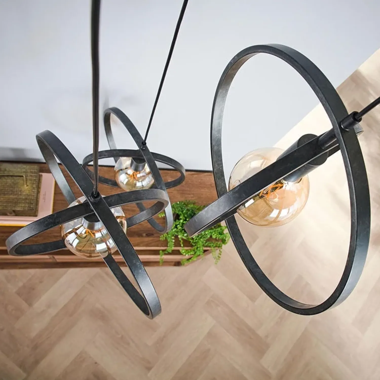 Kalfort Hanglampen|Bellamy 3-lichts hanglamp industrieel getrapt