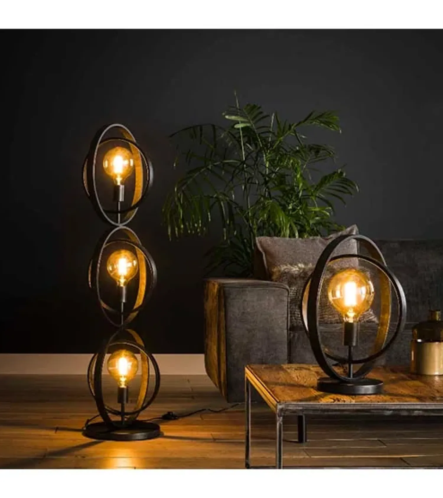 Kalfort Vloerlampen|Bellamy 3-lichts vloerlamp industrieel