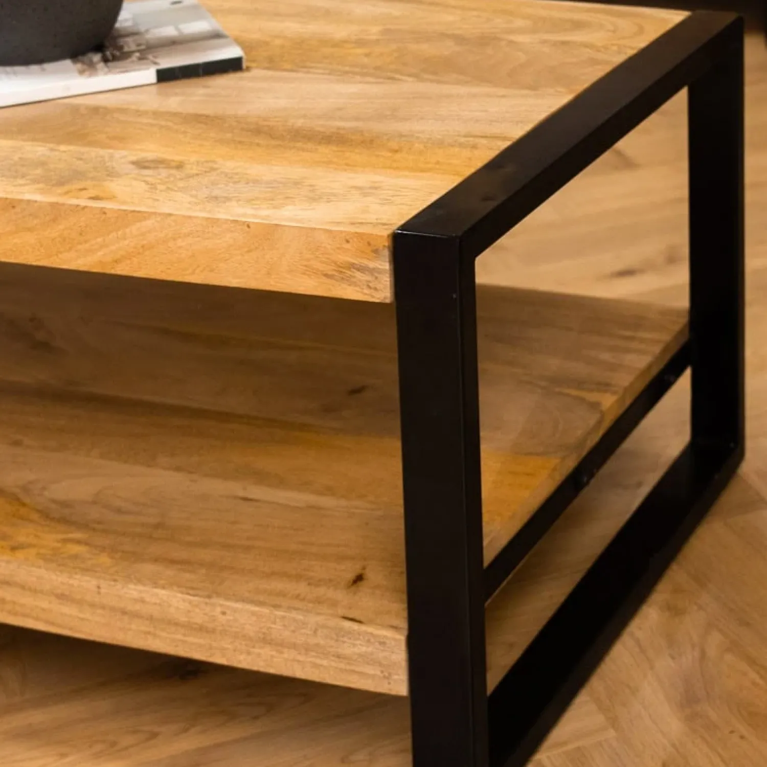 Furndea Salontafels|Britt salontafel industrieel mangohout 110cm met onderblad