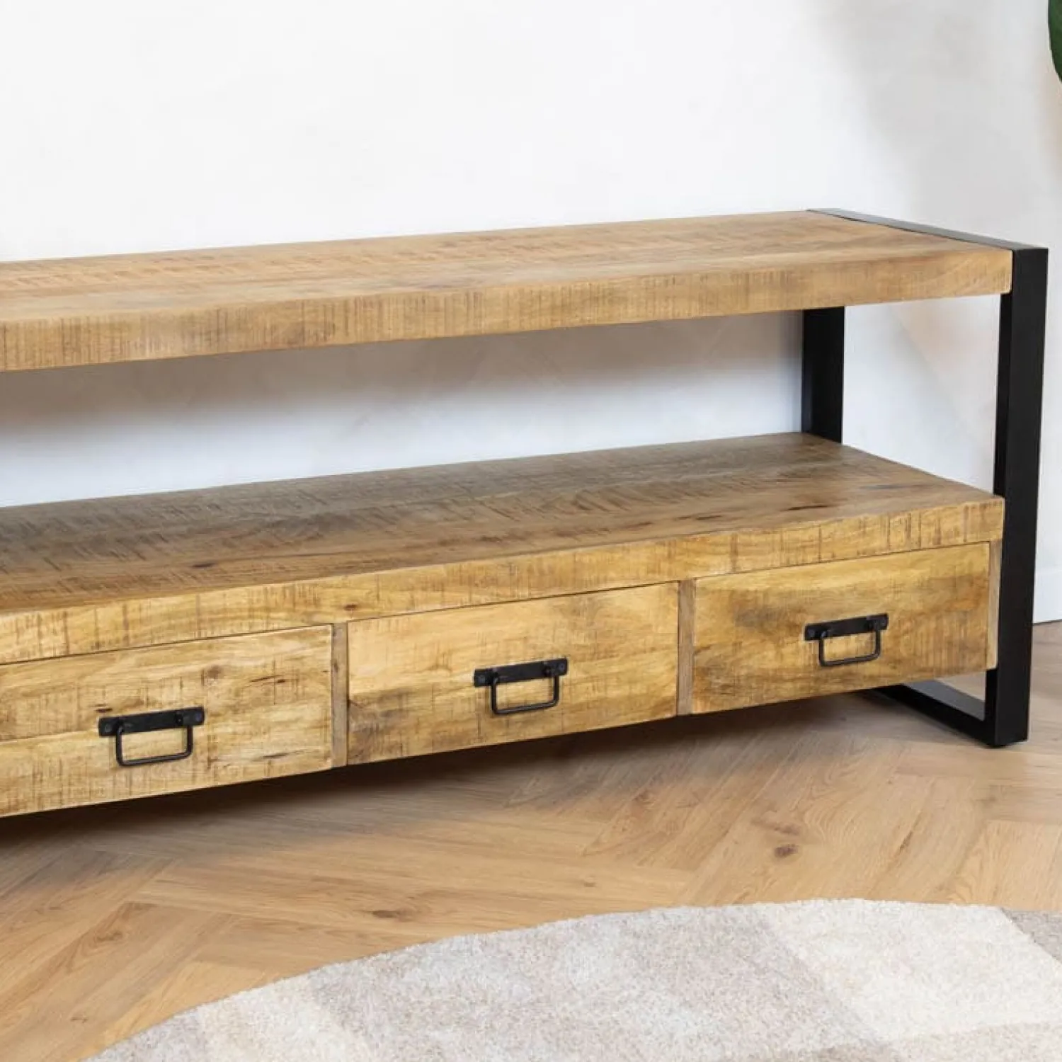 Furndea Industriele Kasten|Tv Meubels|Britt tv meubel industrieel mangohout 150cm