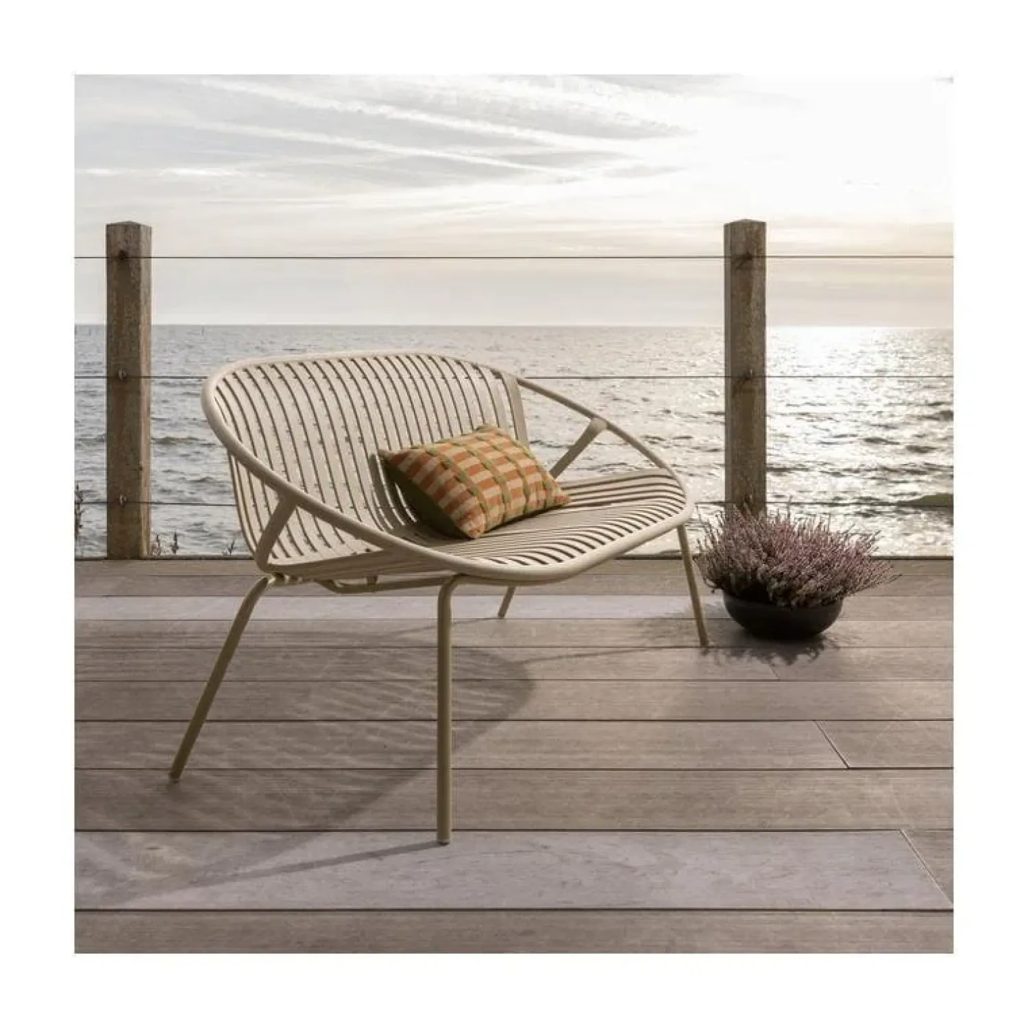 WOOOD Tuinbanken|Bruce Tuinbank 2-zits zand 134cm