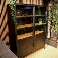 Cavetown Wandkasten|Vitrinekasten|Buffetkast industrieel Trevor zwart/ houten planken 140cm