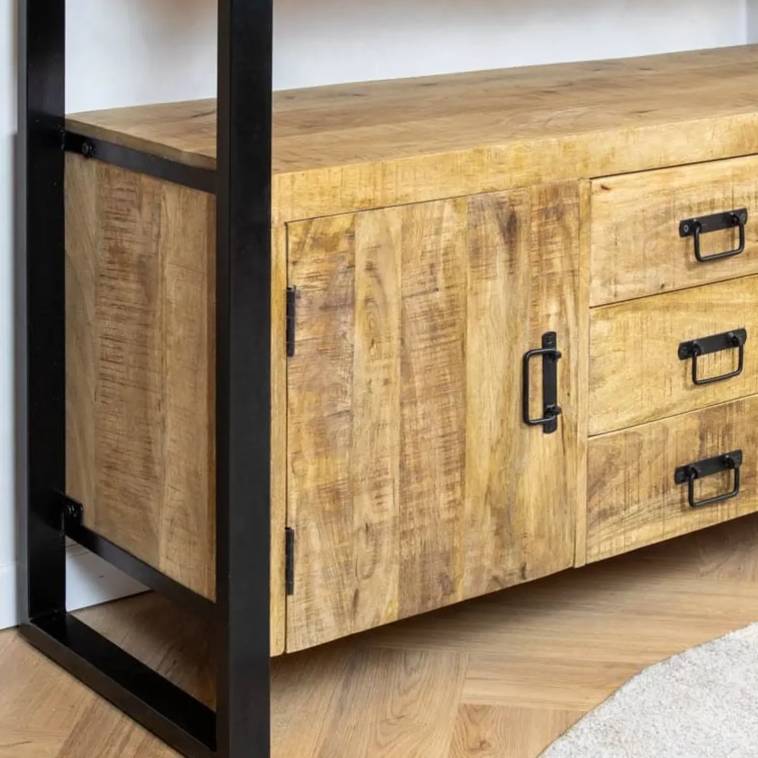 Furndea Dressoirs|Industriele Kasten|Dressoir mangohout Britt industrieel - 135cm