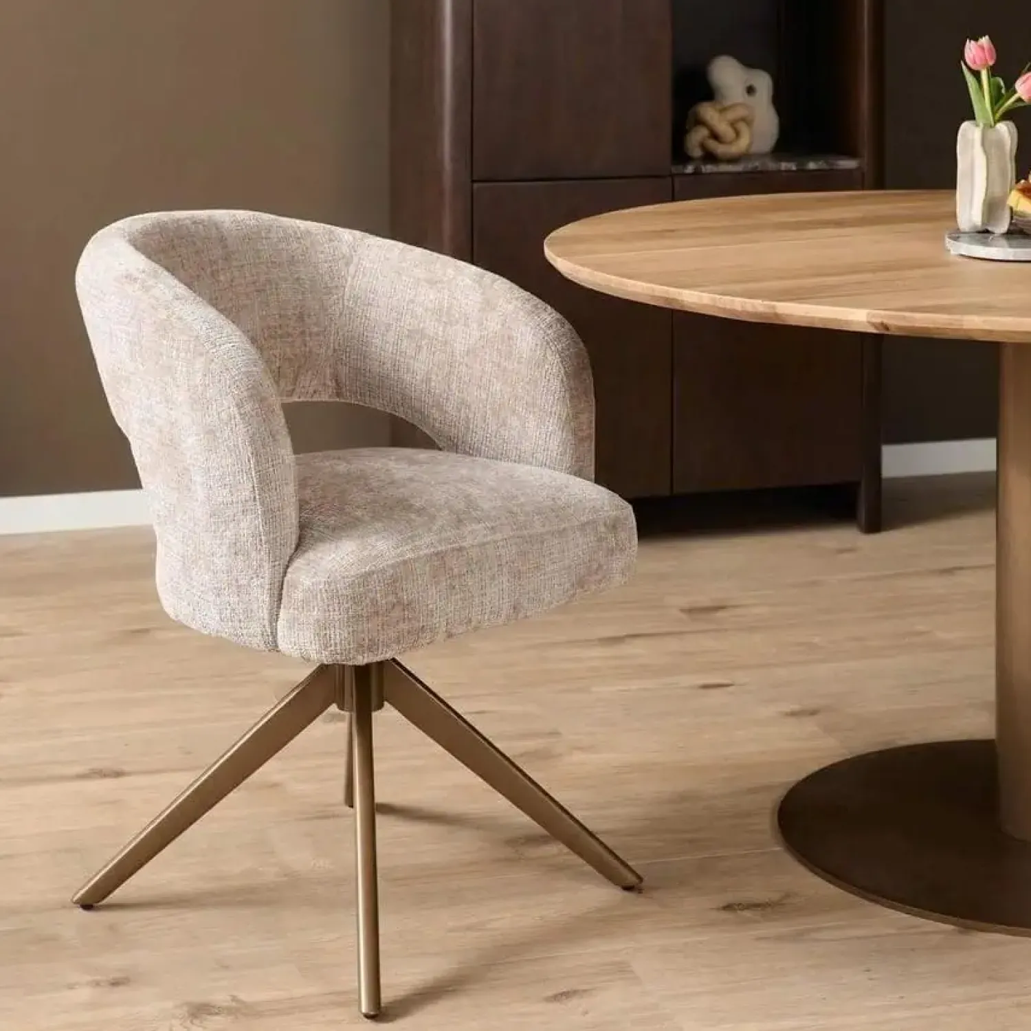 Furndea Eetkamerstoelen|Eetkamerstoel Lana Beige met bronzen poot