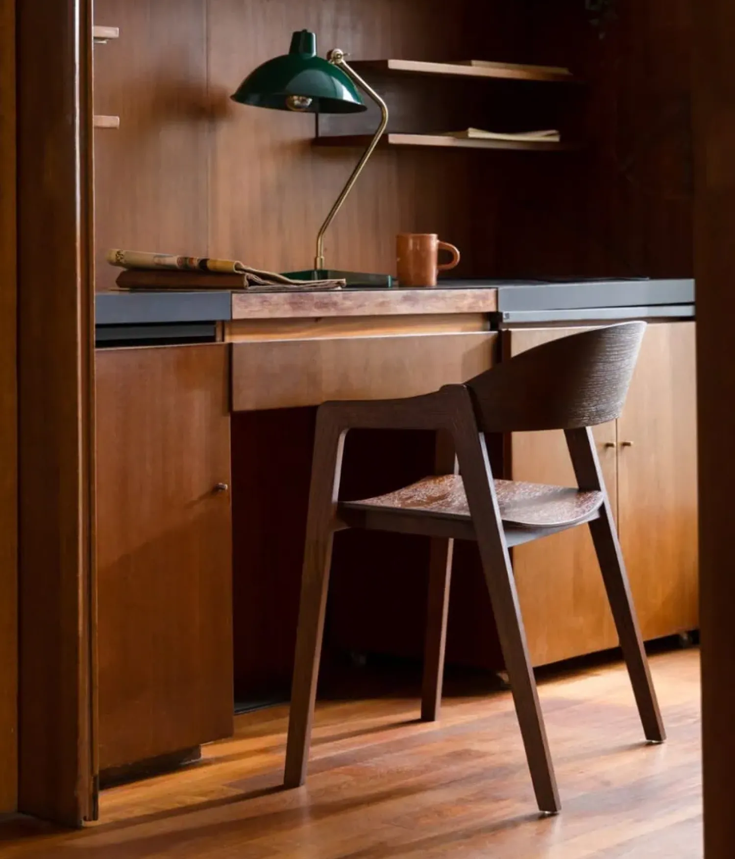 Dutchbone Eetkamerstoelen|Eetkamerstoel Westlake Walnoot 58cm
