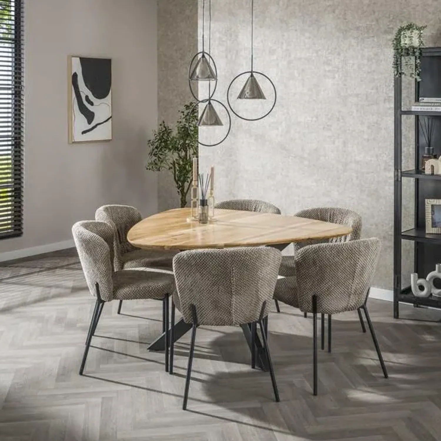 Kalfort Eettafels|Eettafel Gambetti driehoekig acacia 135cm