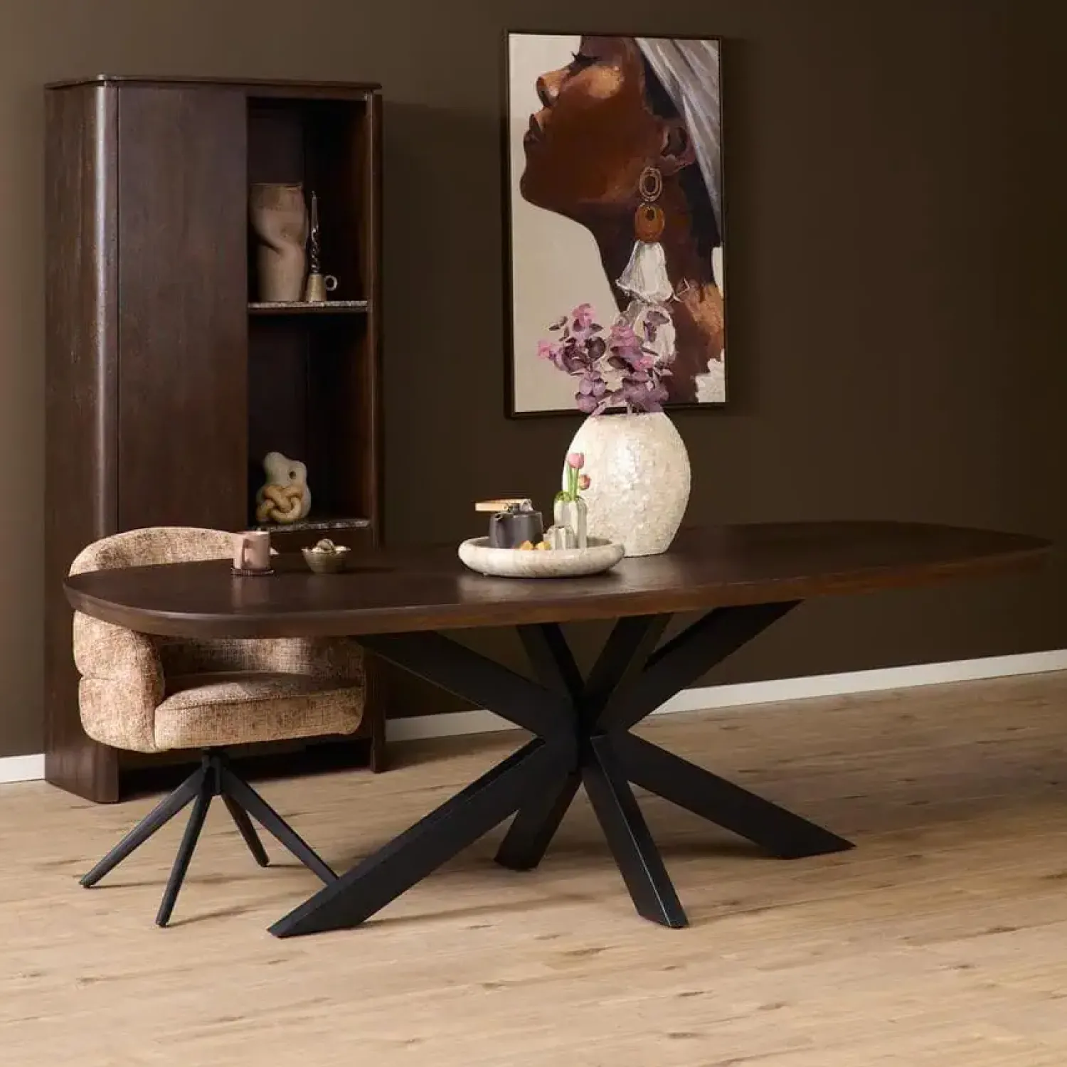 Furndea Eettafels|Eettafel Martin Deens ovaal Walnoot Zwarte poot 240cm