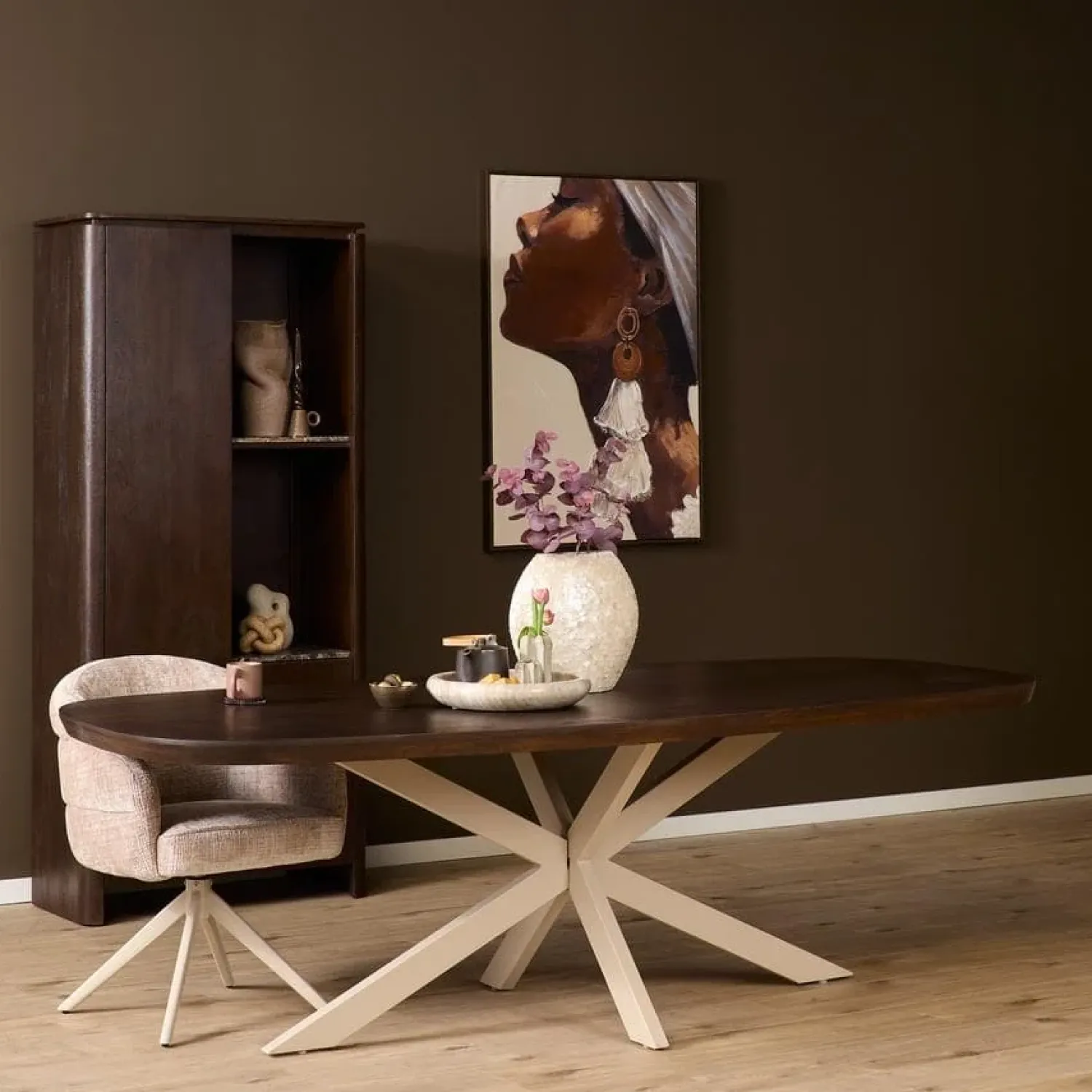 Furndea Eettafels|Eettafel Martin Deens ovaal Walnoot Zand poot 240cm