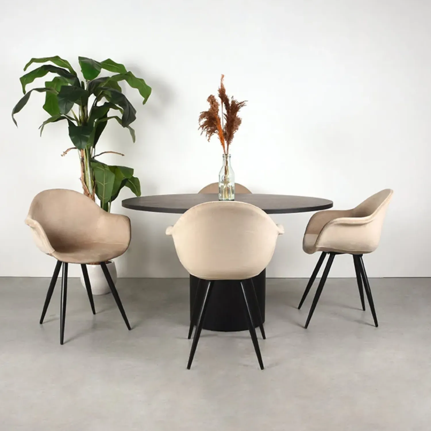 Label51 Eettafels|Eettafel Oliva Zwart Eikenhout rond 130cm