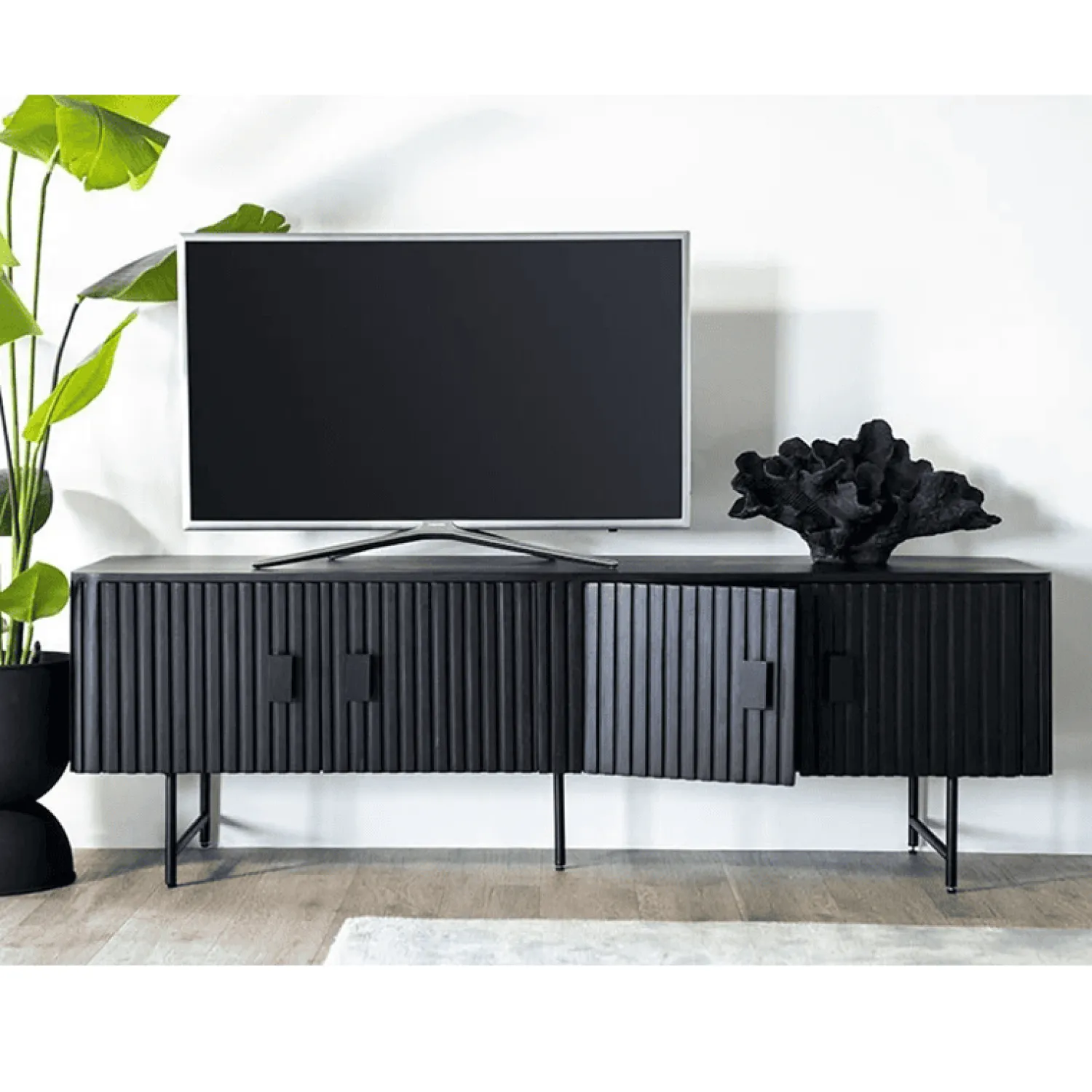 Eleonora Industriele Kasten|Tv Meubels|tv meubel Remi 4-drs. 170cm zwart