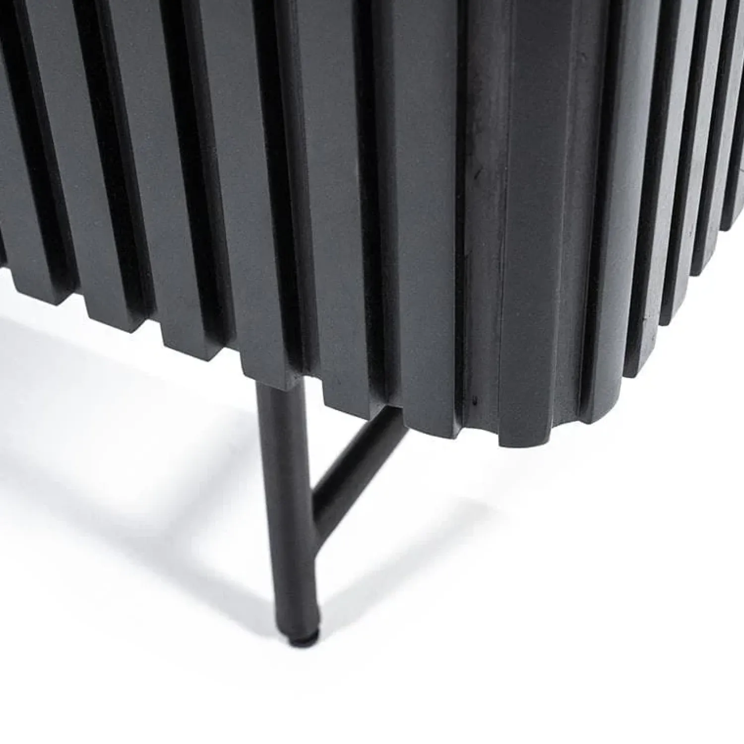 Eleonora Wandkasten|Industriele Kasten|wandkast Remi 2-drs. 96cm zwart