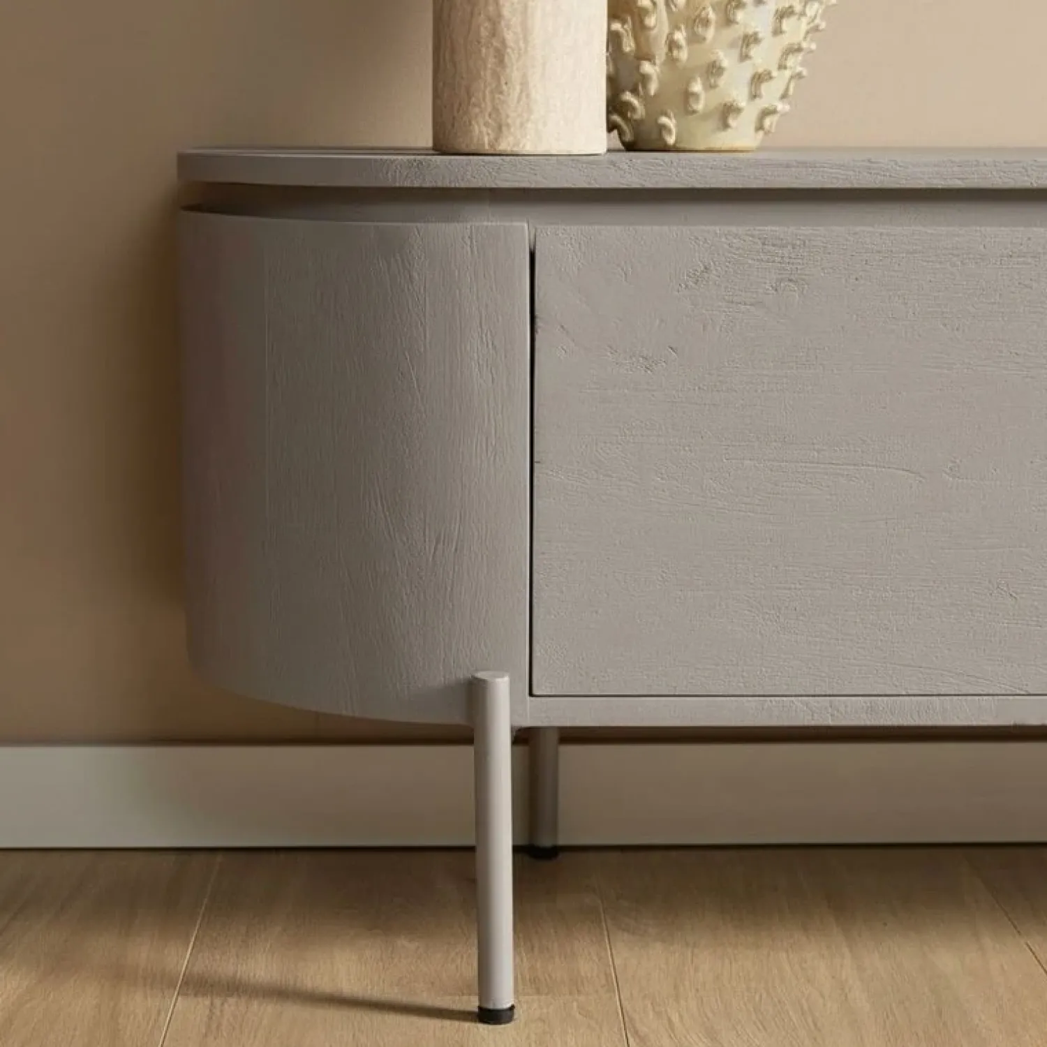 Furndea Industriele Kasten|Tv Meubels|Evi Zwevend Tv meubel Taupe Mangohout 240cm