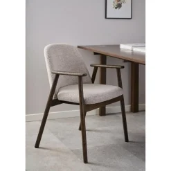 Nordhavn Eetkamerstoelen|Evron Eetkamerstoel Beige met bruine poten