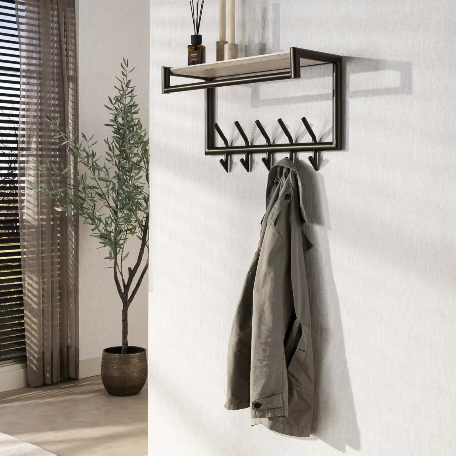 Kalfort Kapstokken|Fenna Kapstok met hoedenplank 10 haken Travertine 65cm