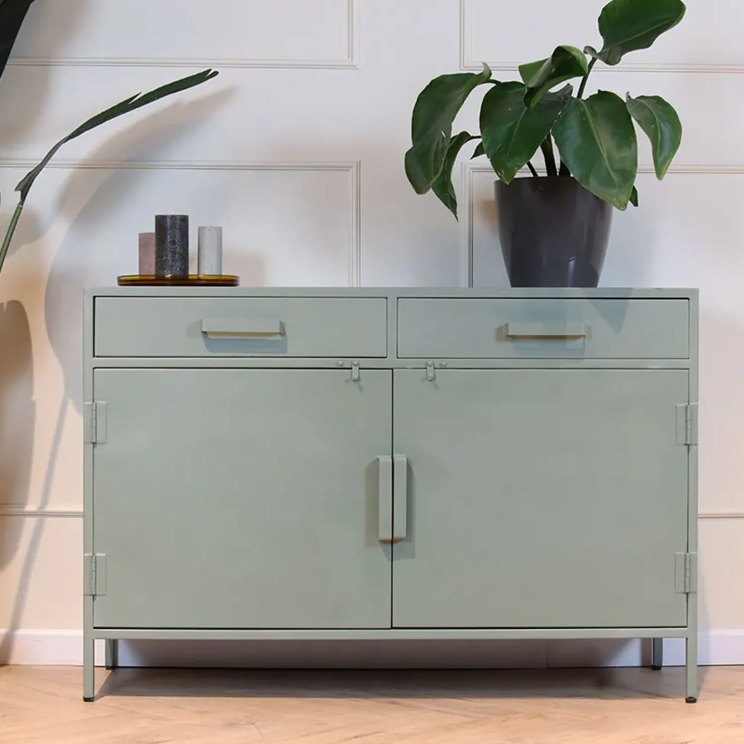 Cavetown Dressoirs|Industriele Kasten|Figue dressoir 120cm olijfgroen