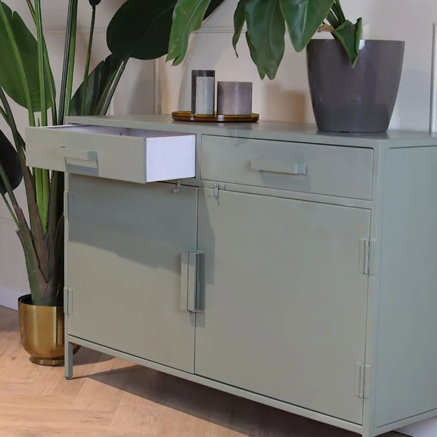 Cavetown Dressoirs|Industriele Kasten|Figue dressoir 120cm olijfgroen