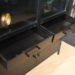 Cavetown Vitrinekasten|Industriele Kasten|Figue vitrinekast industrieel zwart 120cm