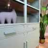 Cavetown Vitrinekasten|Industriele Kasten|Figue vitrinekast industrieel olijfgroen / houten planken 120cm