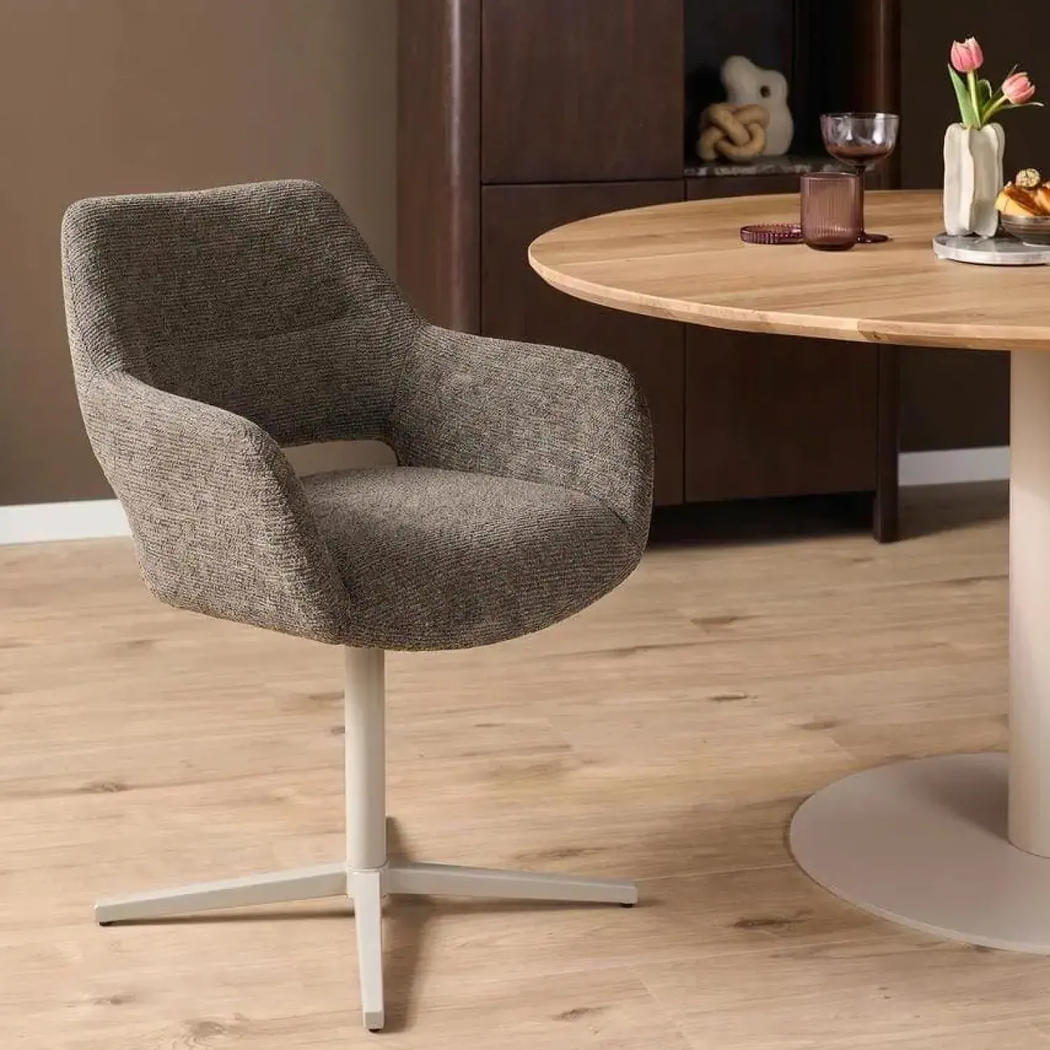 Furndea Eetkamerstoelen|Jaden Eetkamerstoel Bruin met zandpoot