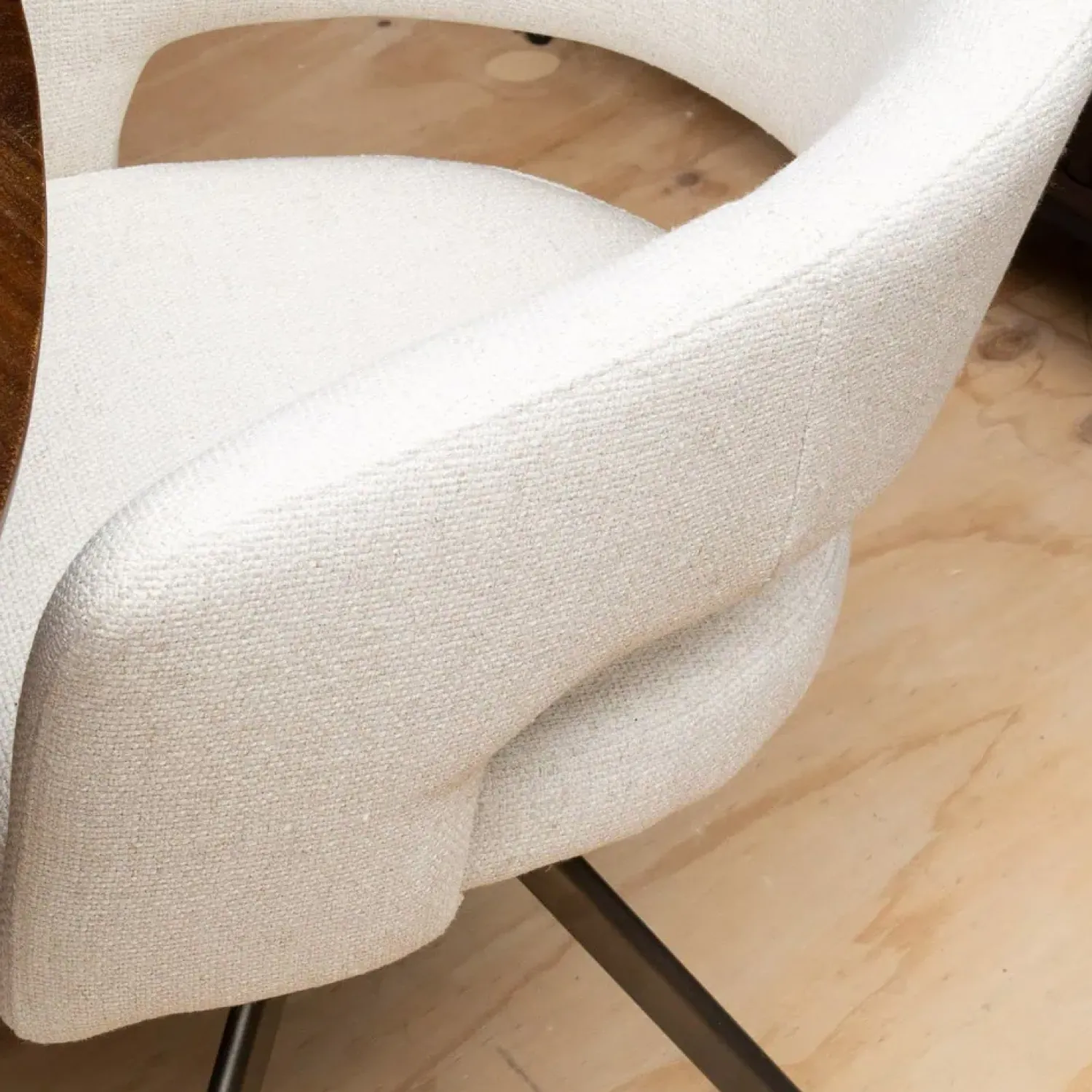 Vellori Design Eetkamerstoelen|Kanda Eetkamerstoel - tyler cream 11 Venus 360 anodic bruin