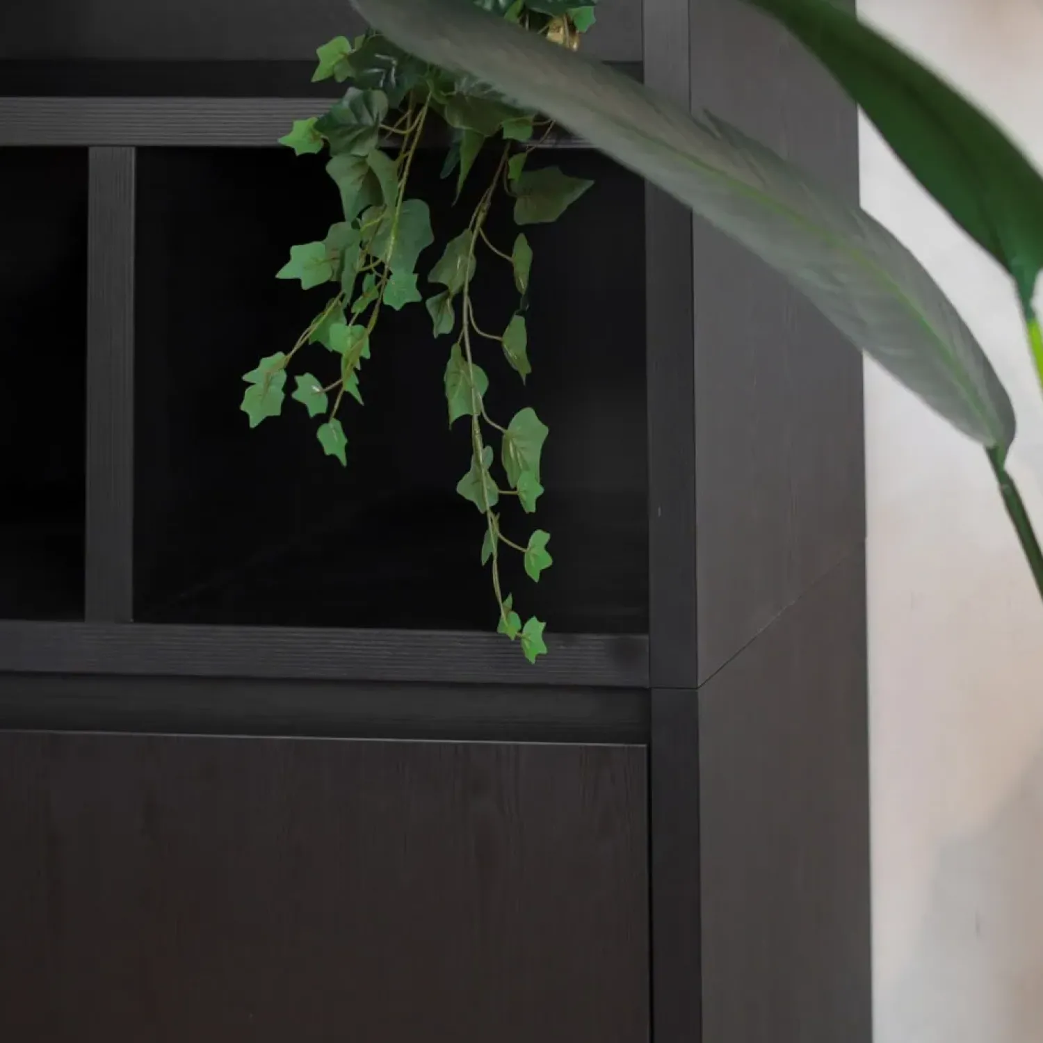 Maison Madera Vakkenkasten|Industriele Kasten|Kiara Vakkenkast 2-deur 6-vaks Zwart 138cm
