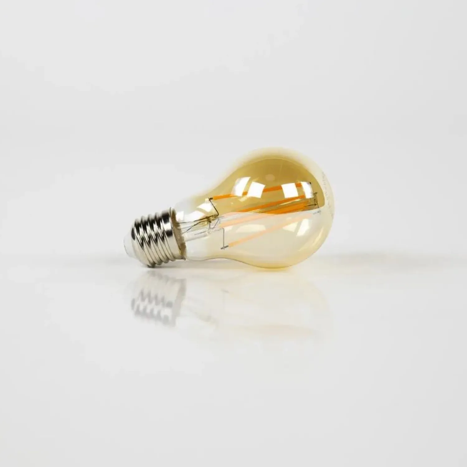 Kalfort Led Verlichting En Led Lampen|Kooldraadlamp LED E27 peervormig 6W