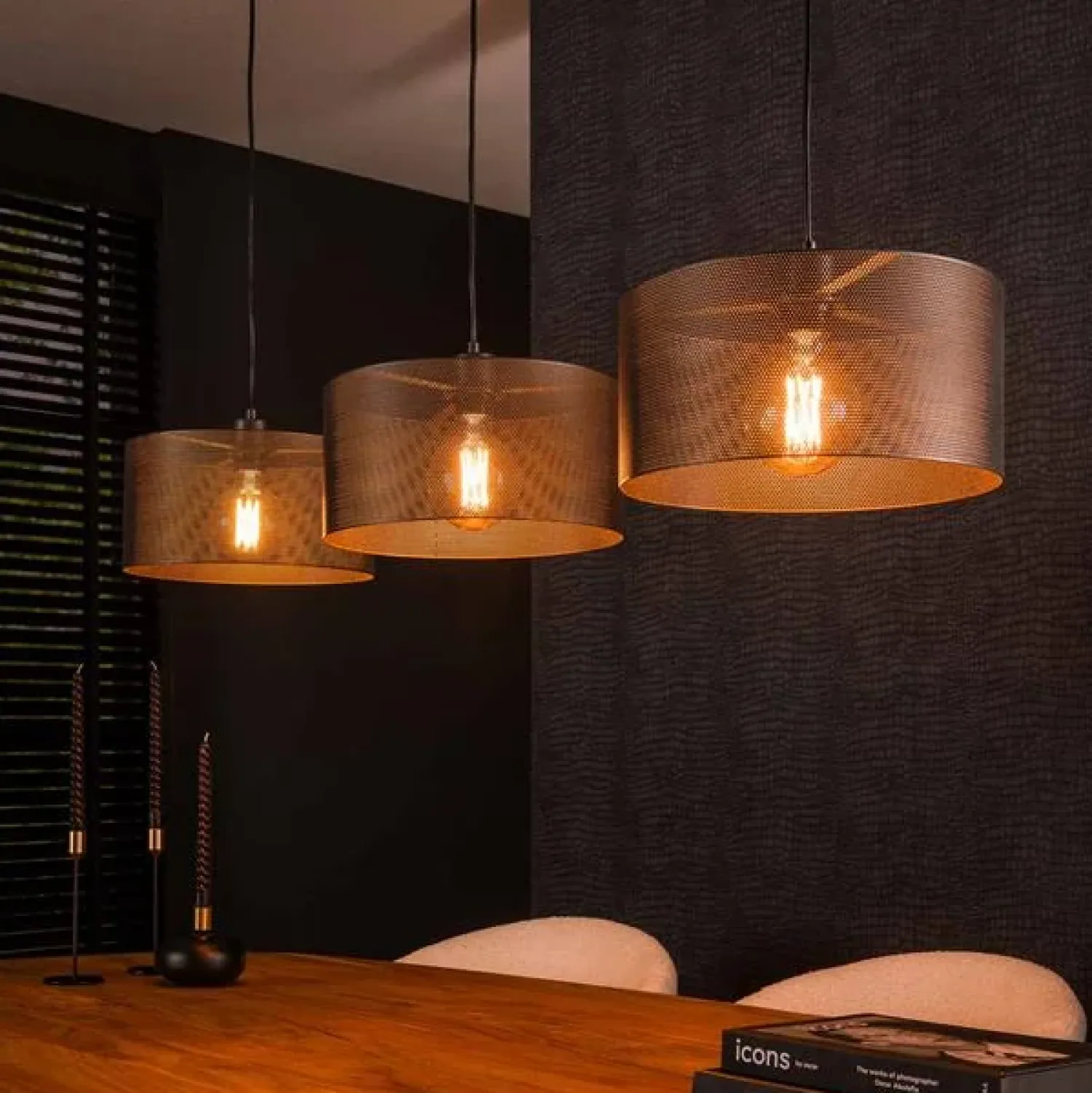 Kalfort Hanglampen|Leo 3-lichts hanglamp