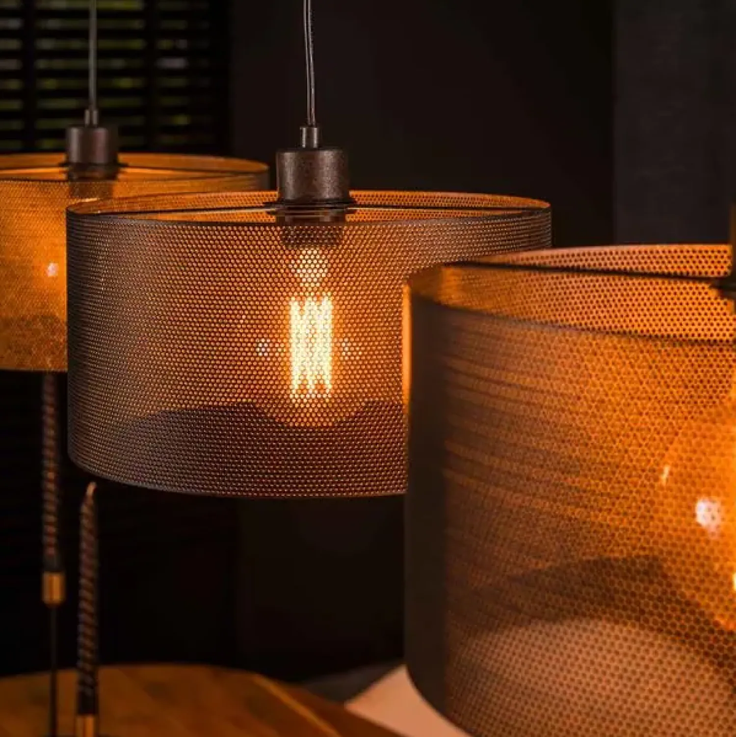 Kalfort Hanglampen|Leo 3-lichts hanglamp