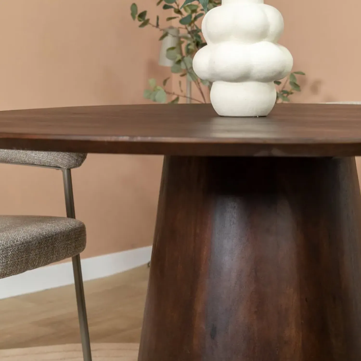 Vane Living Eettafels|Lin Eettafel rond Espresso 130cm