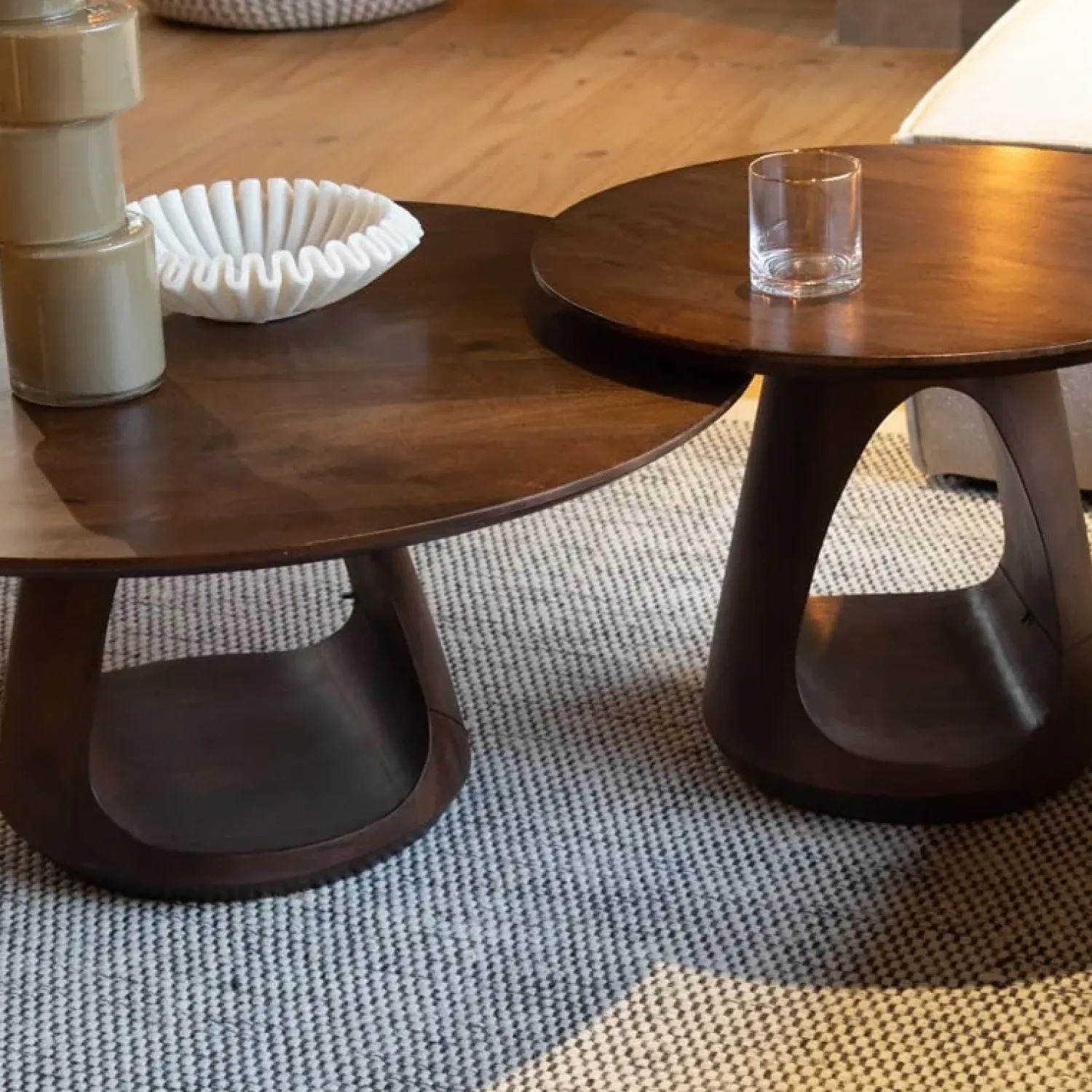 Mysons Salontafels|Mike Salontafel rond Walnoot Large 90cm