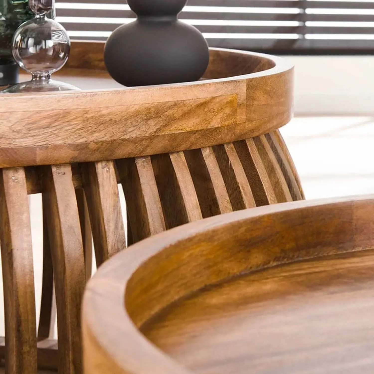 Cavetown Salontafels|Namra Curved salontafel set van 2 mangohout zandkleur