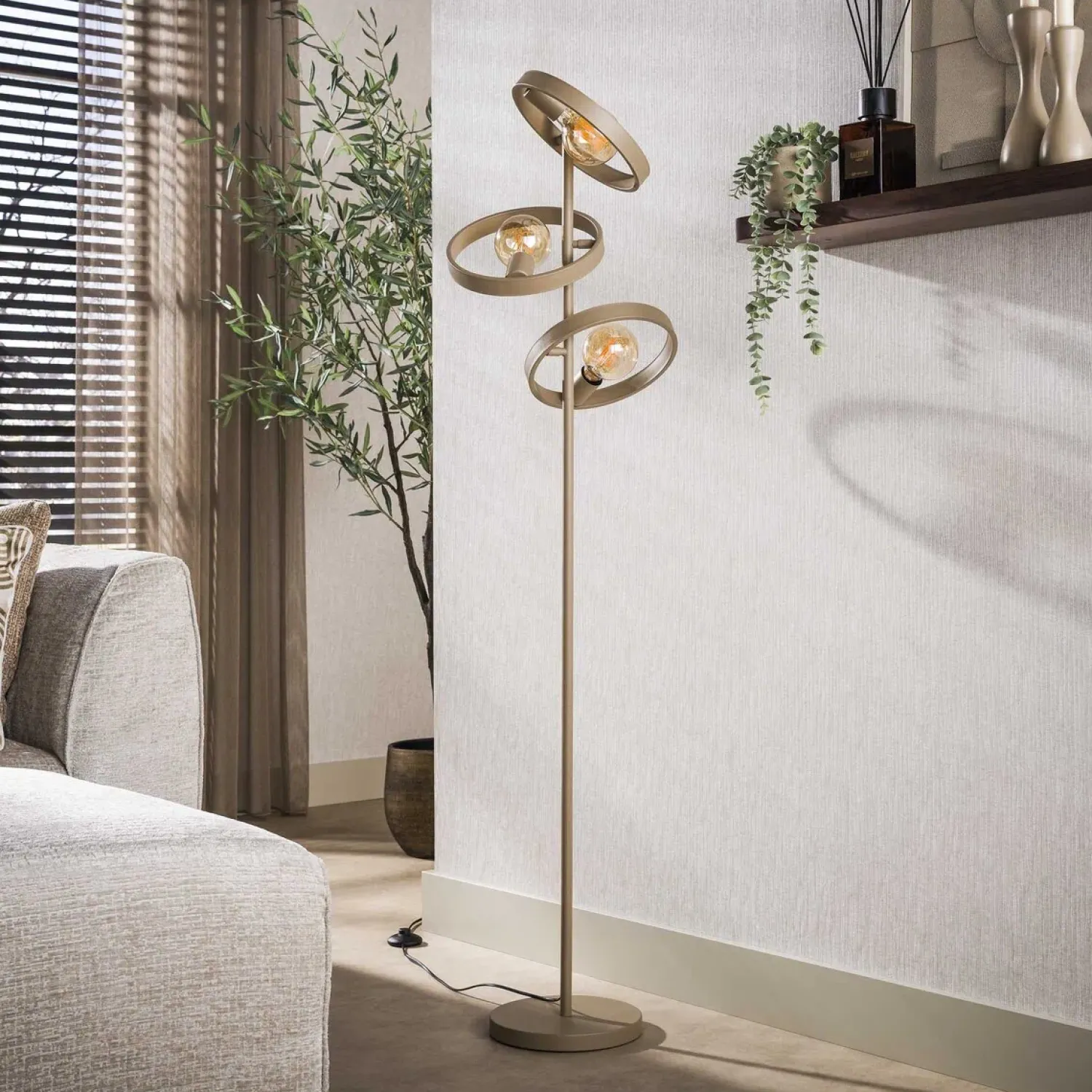 Kalfort Vloerlampen|Octavia 3-lichts Vloerlamp Beige