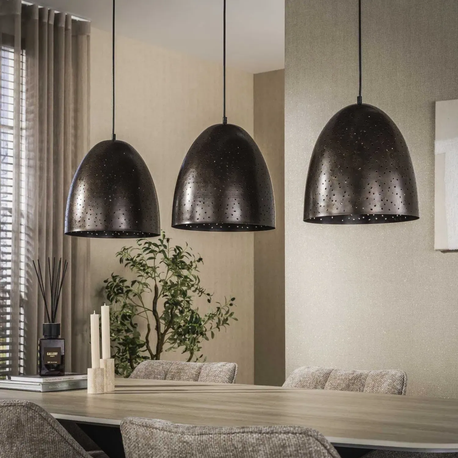 Kalfort Hanglampen|Quinn 3-lichts Hanglamp Geperforeerd Bruin