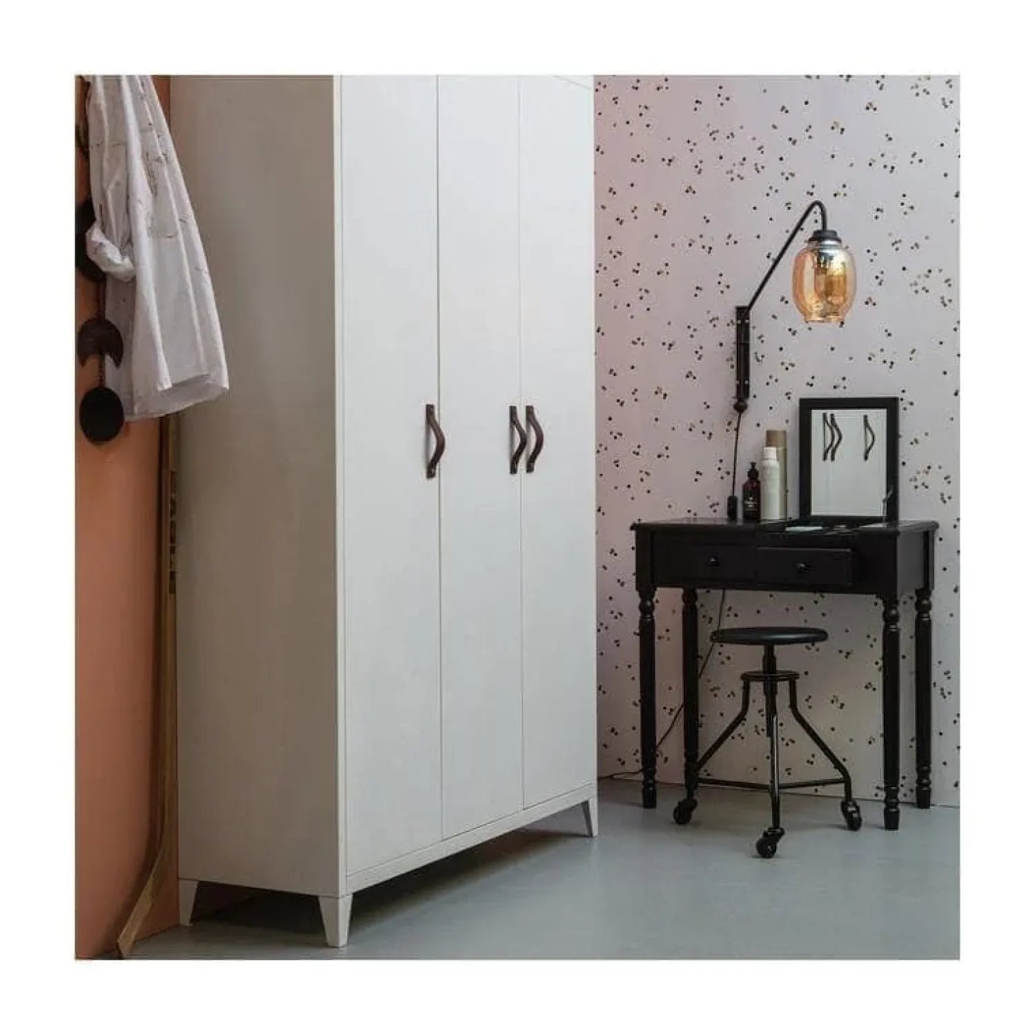 WOOOD Sidetables|Romy Sidetable Hout Zwart 75cm