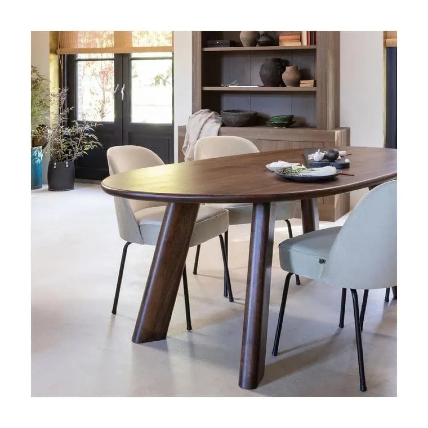 WOOOD Eettafels|Roundly Eettafel organisch Mangohout Walnoot 200cm