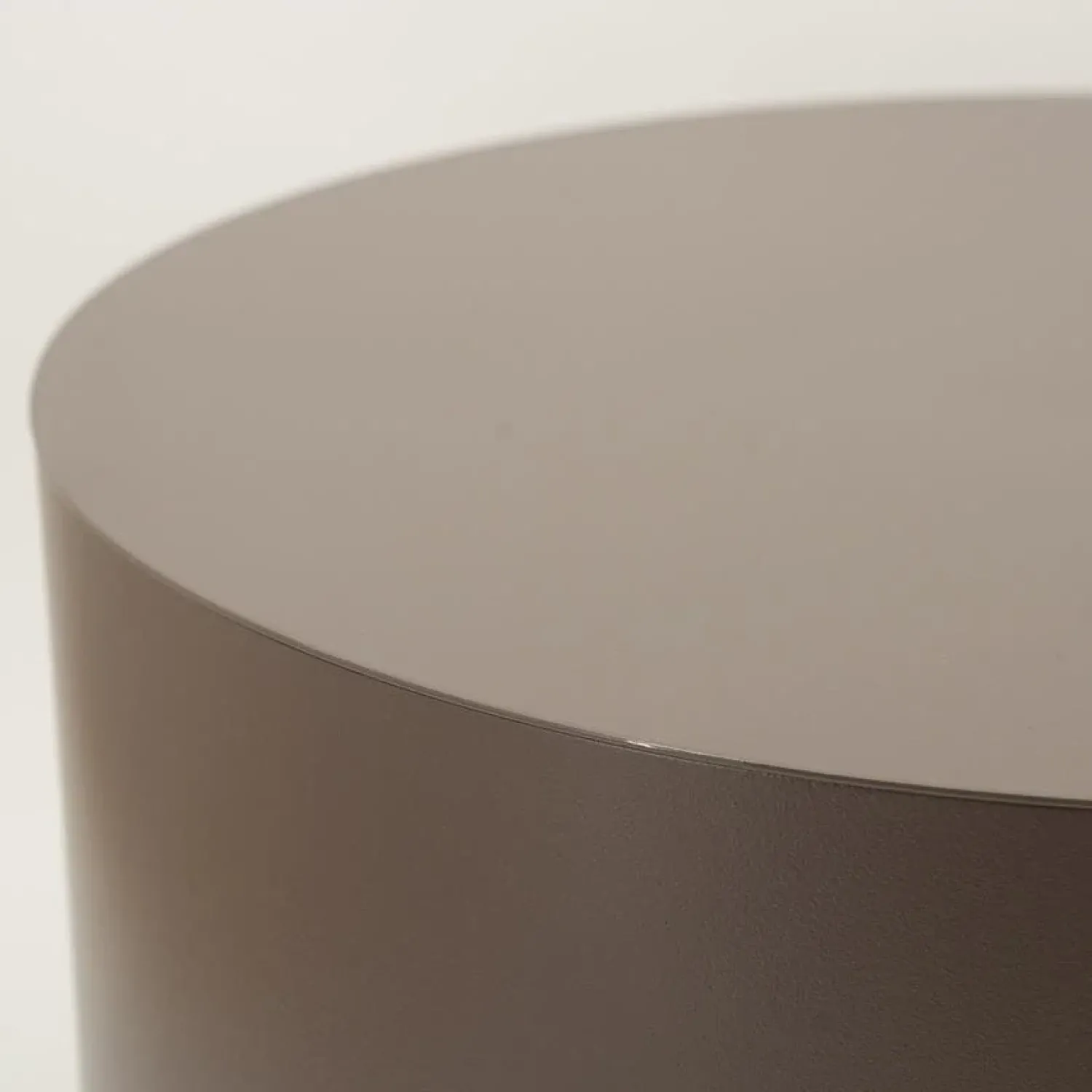 By Boo Salontafels|Salontafel Mesita rond Donkertaupe 60cm