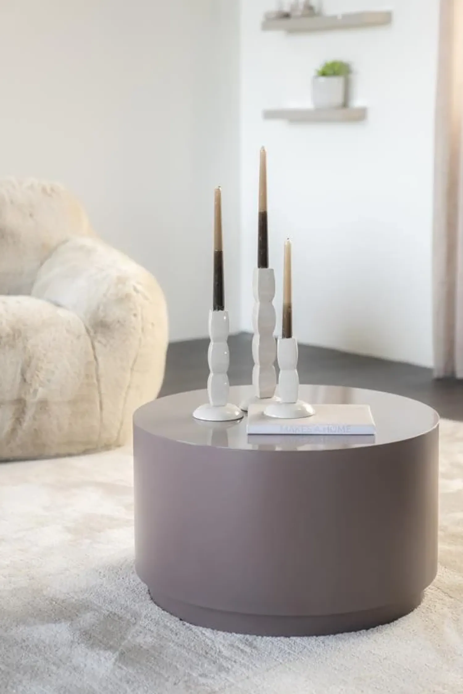 By Boo Salontafels|Salontafel Mesita rond Donkertaupe 60cm