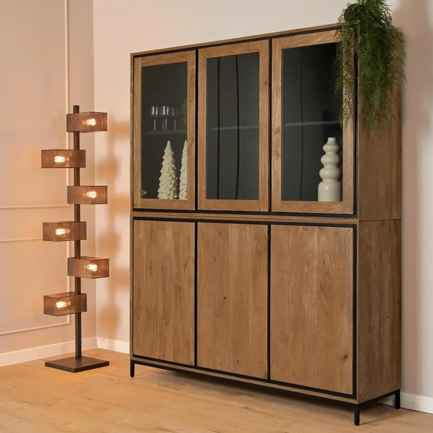 Furndea Vitrinekasten|Industriele Kasten|Sindacco Vitrinekast Mangohout 160 cm