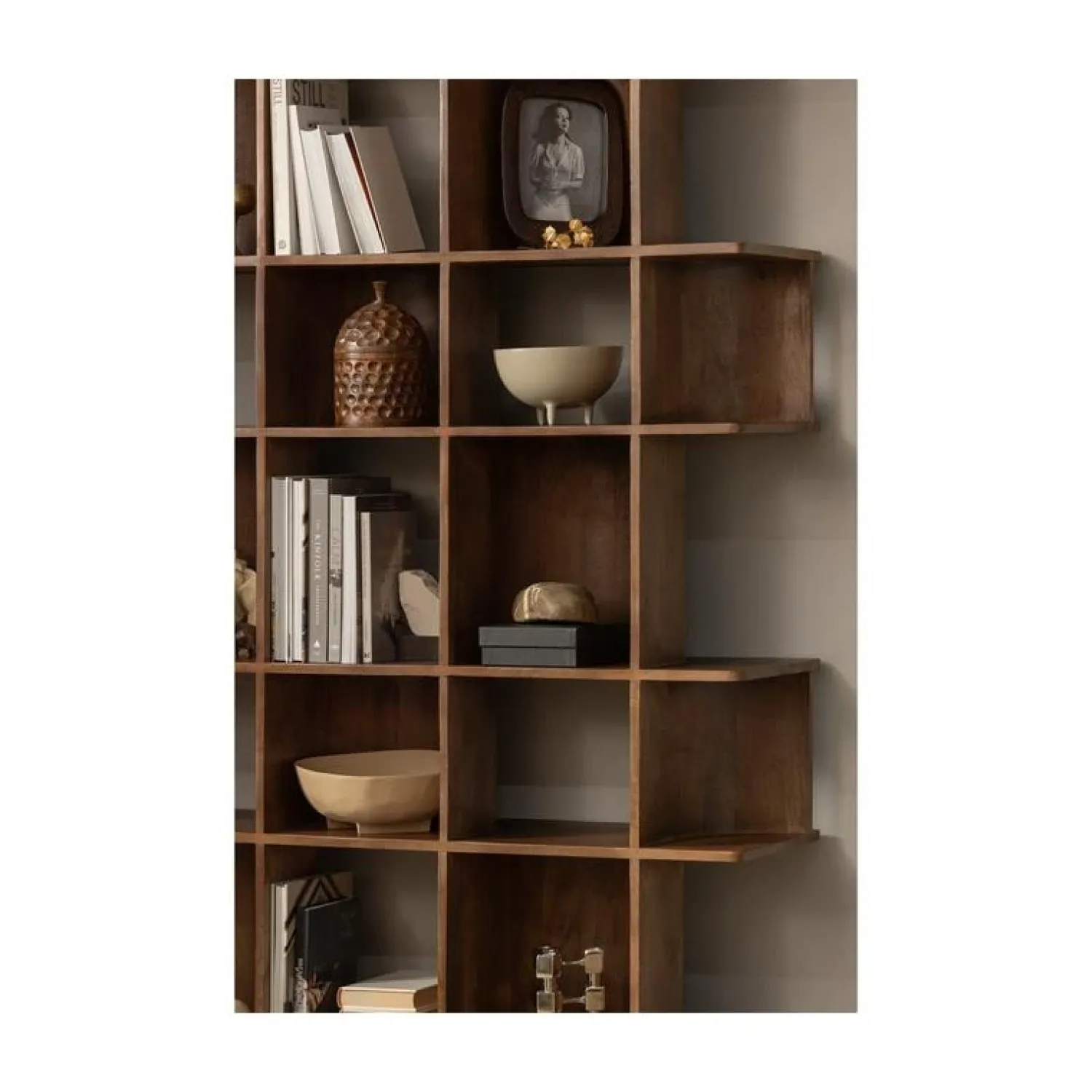 WOOOD Boekenkasten|Industriele Kasten|Sinne Boekenkast Mangohout Walnoot 130cm
