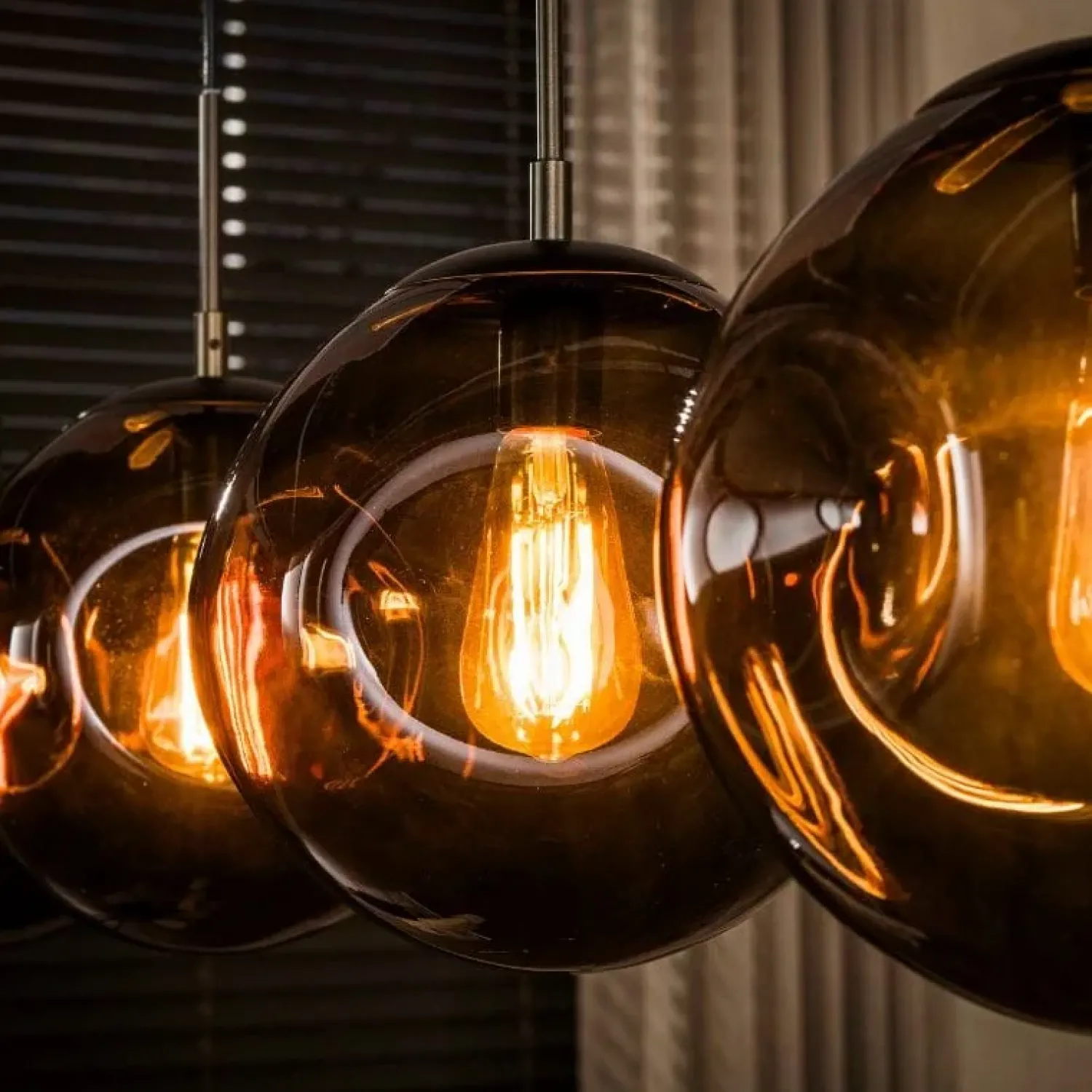 Kalfort Hanglampen|Glazen Hanglamp|Solaro 4-lichts Hanglamp Bruin glas