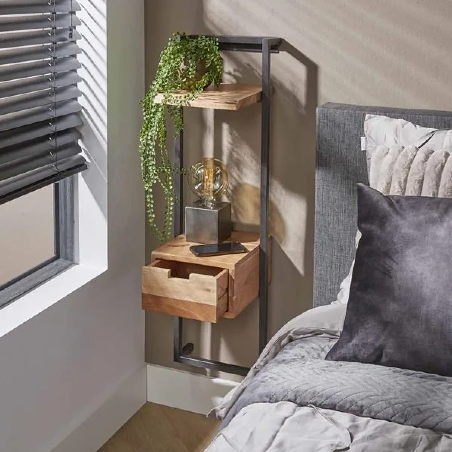 Kalfort Nachtkastjes|Industriele Kasten|Sonic houten nachtkastje hoog met plank naturel