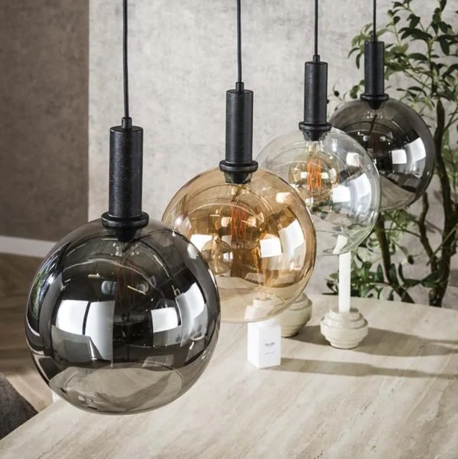 Kalfort Hanglampen|Glazen Hanglamp|Tessio 4-lichts Hanglamp Multikleur glas
