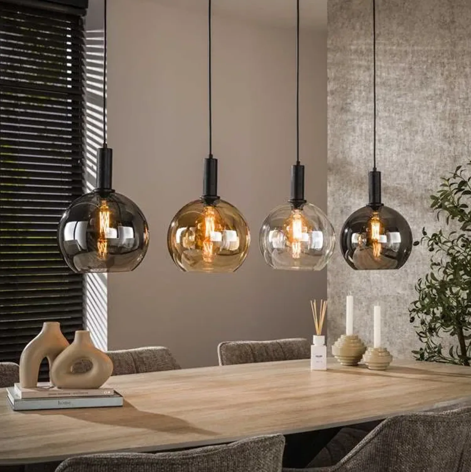 Kalfort Hanglampen|Glazen Hanglamp|Tessio 4-lichts Hanglamp Multikleur glas