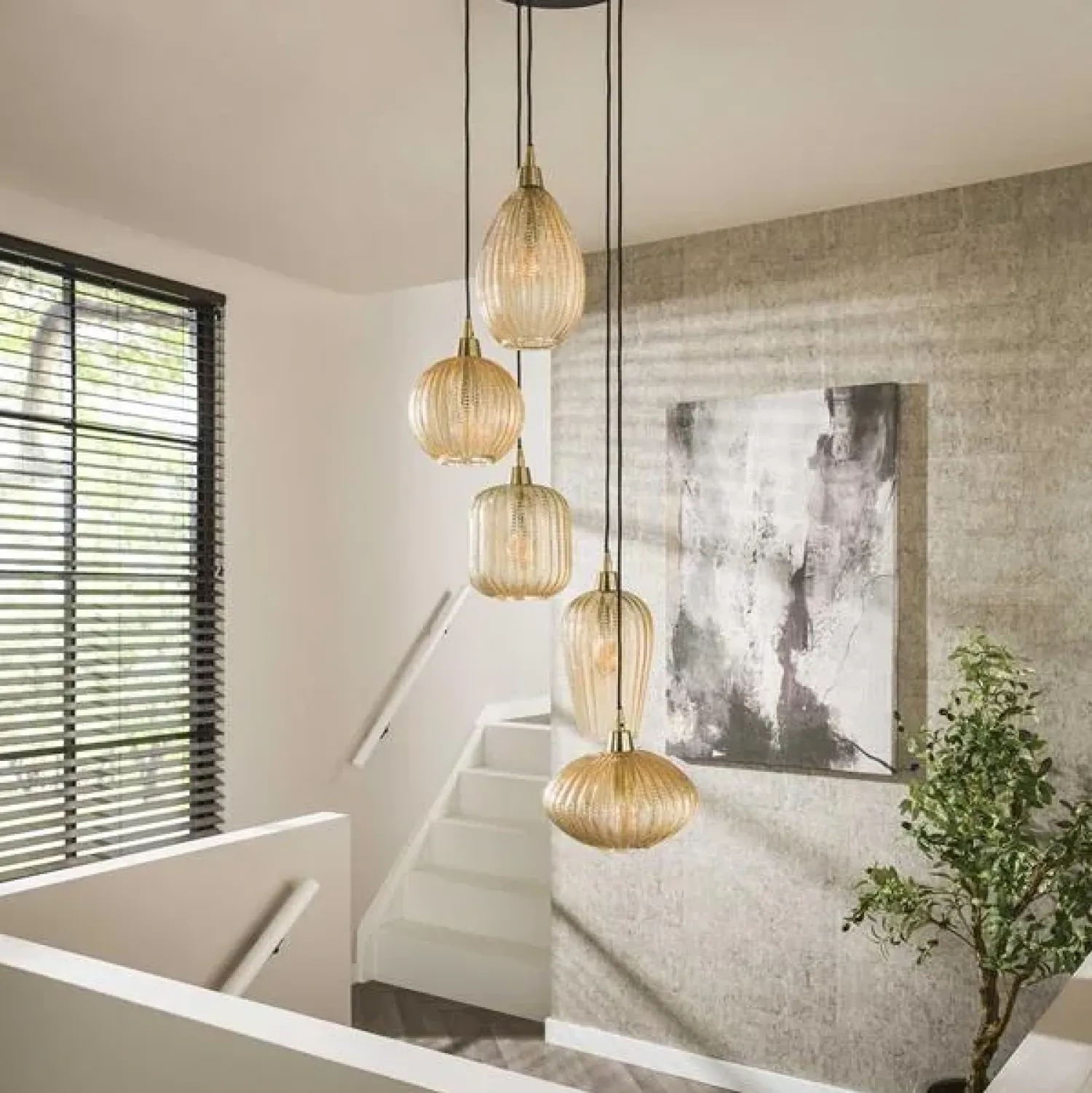 Kalfort Hanglampen|Glazen Hanglamp|Tristan 5-lichts Hanglamp Amberkleurig glas