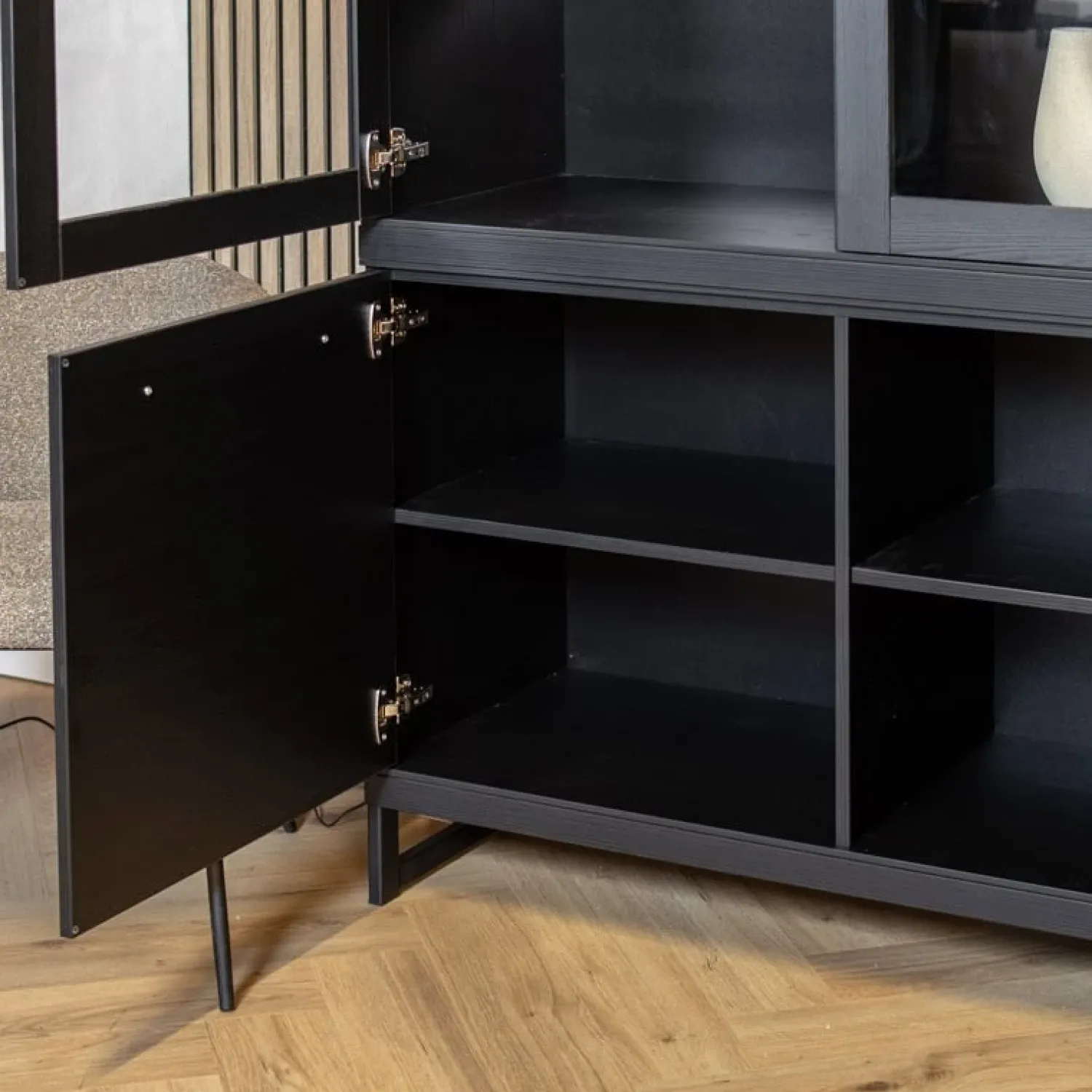 Maison Madera Vitrinekasten|Industriele Kasten|Valente Vitrinekast Zwart 120cm