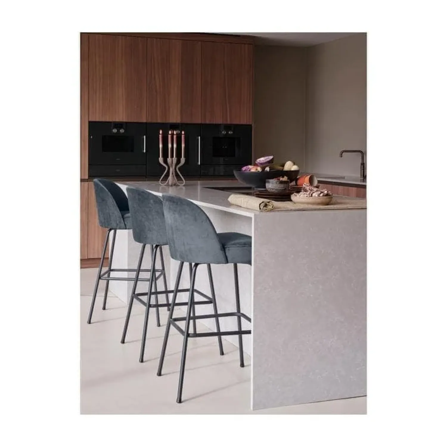 WOOOD Barkrukken|Vogue Barstoel Hoog Velvet Blauw